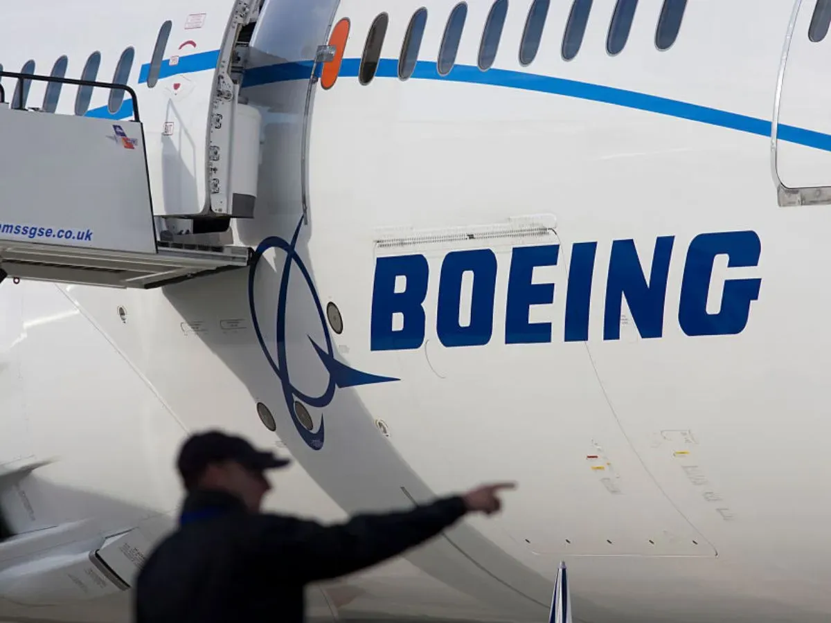 Boeing employee and company 787 Dreamliner (N787BX) at the Farnborough Airshow.