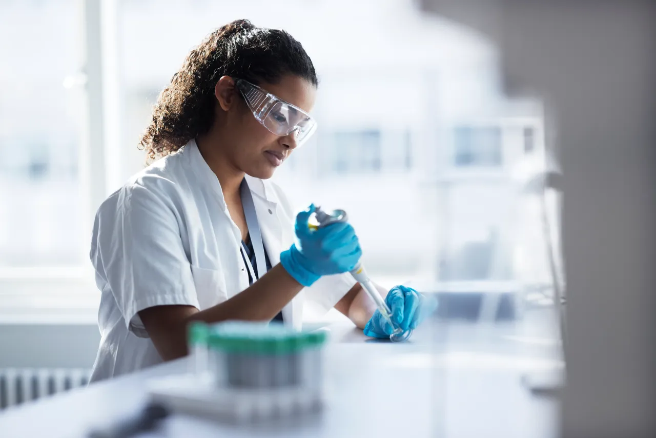 Young female scientist working in laboratory (Representative image courtesy of Solskin via Getty Images)