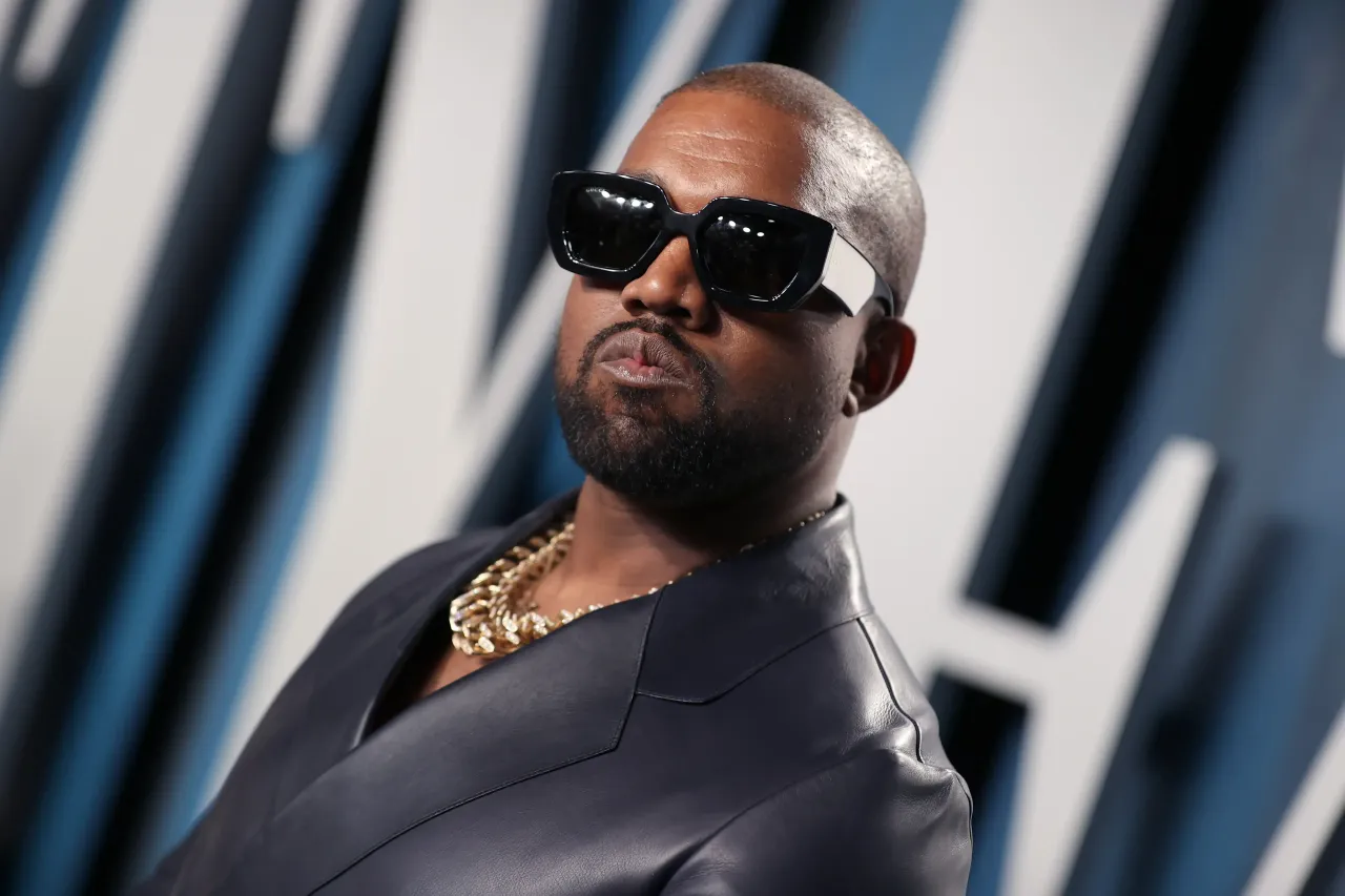 Kanye West’s Coin Pops To $3B, Then Crashes Amid Crypto Frenzy Kanye West’s Coin Pops To $3B, Then Crashes Amid Crypto Frenzy