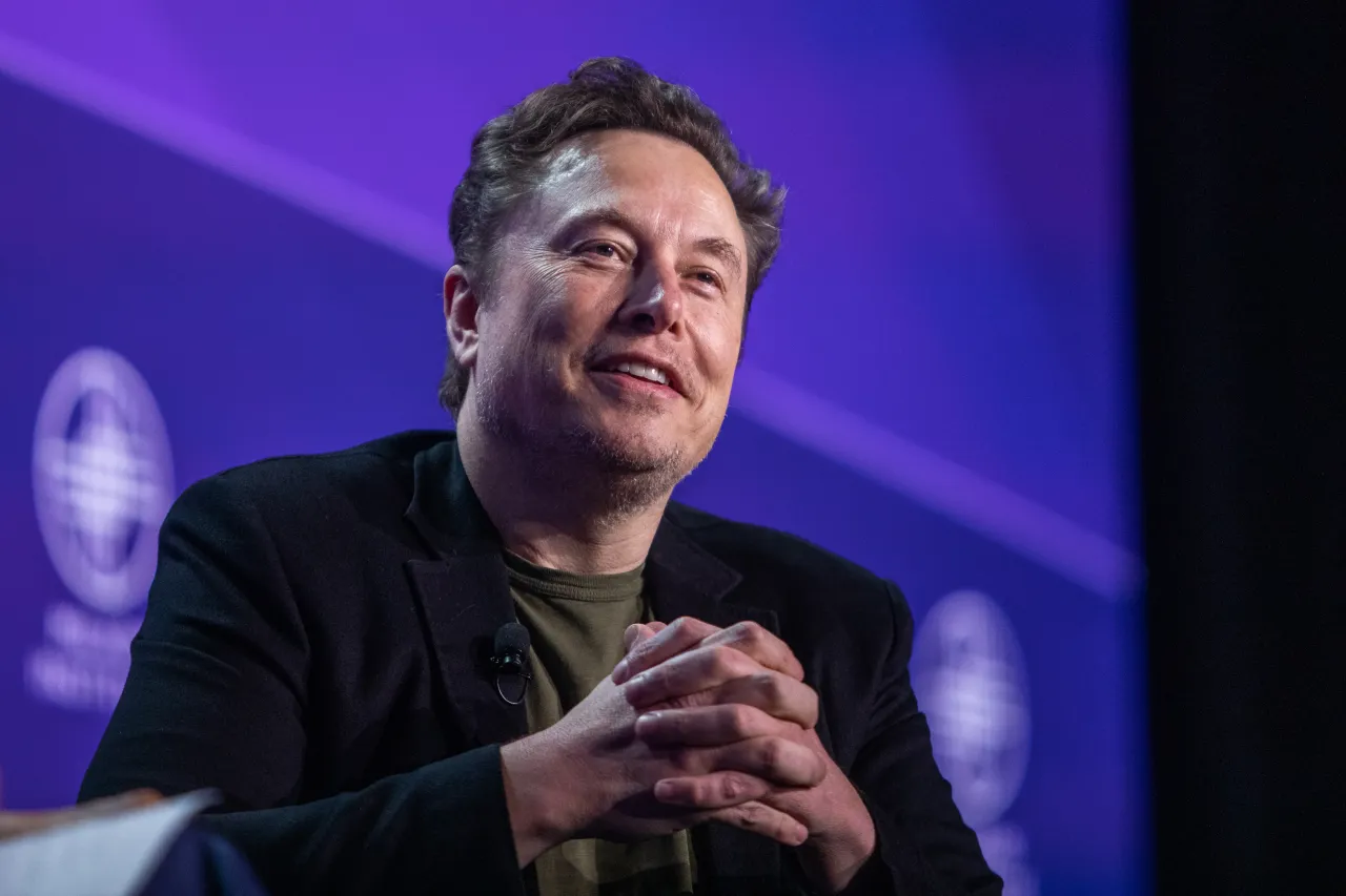 Elon Musk speaks at the Milken Institute Global Conference in Beverly Hills (Photo by Apu Gomes/Getty Images)