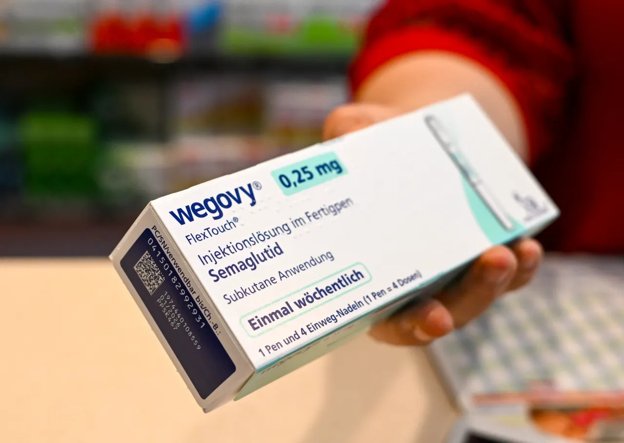 Wegovy brand slimming syringes are sold in the Achat pharmacy in Mitte. Photo: Jens Kalaene/dpa (Photo by Jens Kalaene/picture alliance via Getty Images)