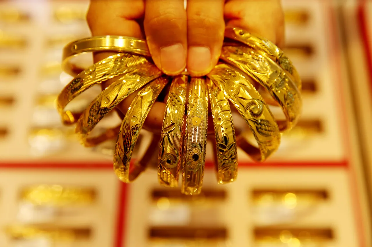 The photo shows gold ornaments at a gold shop in Lianyun district of Lianyungang city, East China's Jiangsu province, on April 12, 2025. 