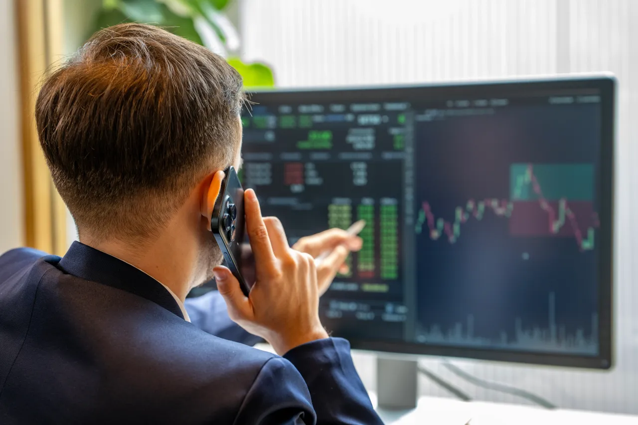  Despite sharp selloffs and ugly headlines, Stocktwits sentiment stayed ‘extremely bullish’ across SNAP, PYPL and BSX, showing traders are betting that the worst may already be priced in. | Representational image: Getty Images