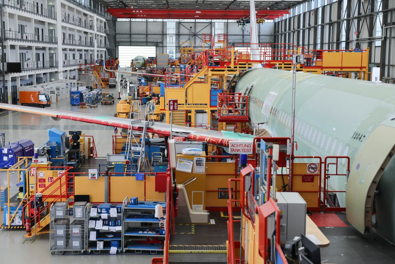 The assembly line for the Airbus A320 family at the Airbus plant in Finkenwerder. Photo: Christian Charisius/dpa (Photo by Christian Charisius/picture alliance via Getty Images)