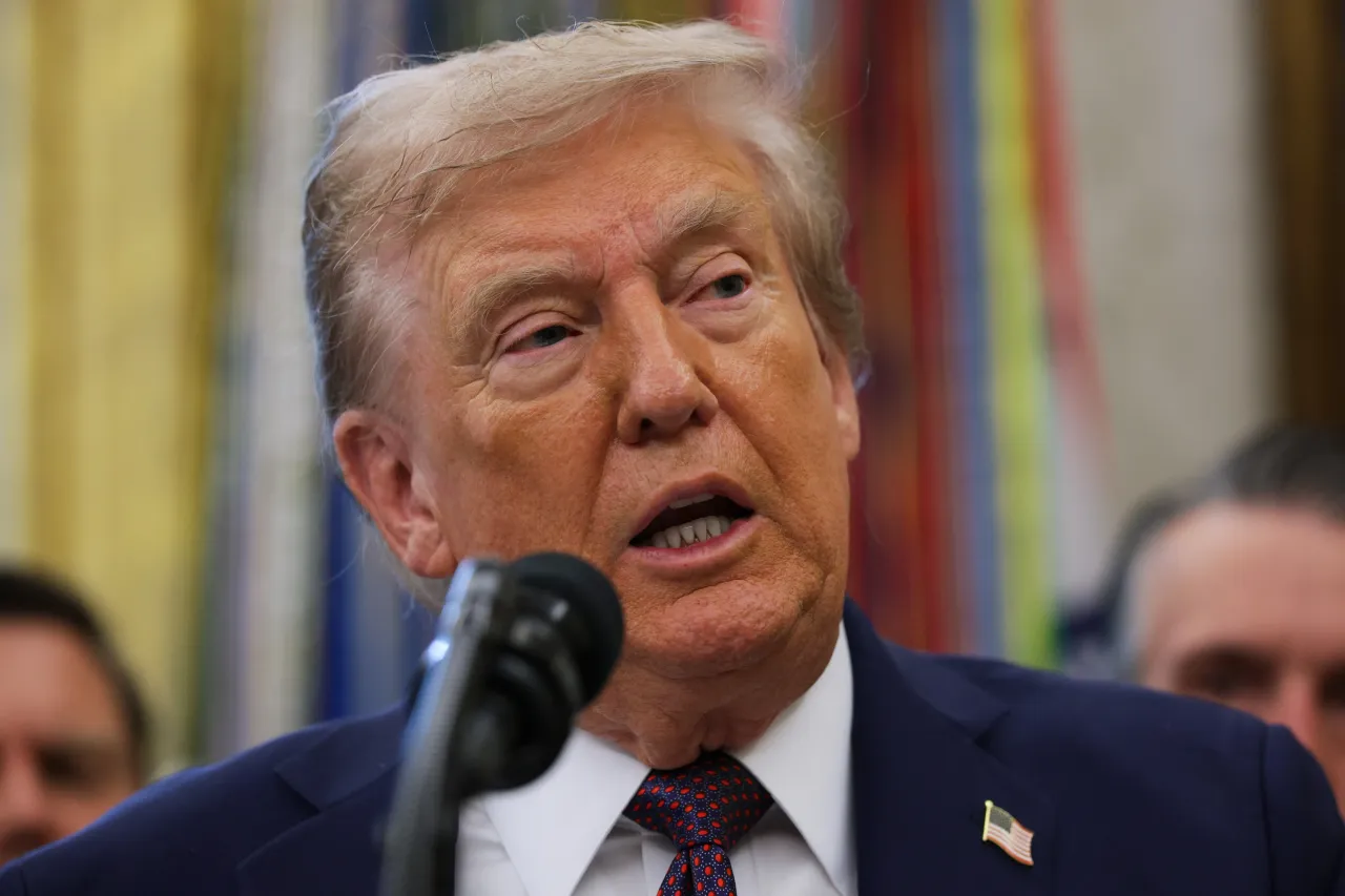  U.S. President Donald Trump speaks to the media in the Oval Office at the White House on September 2, 2025 in Washington, DC. 