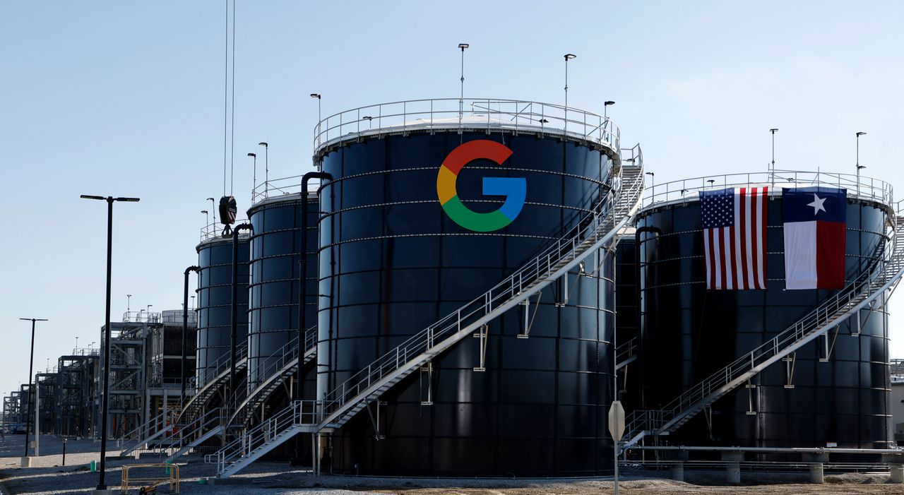 Google's Midlothian Data Center in Midlothian, Texas. (Photo by Ron Jenkins/Getty Images)