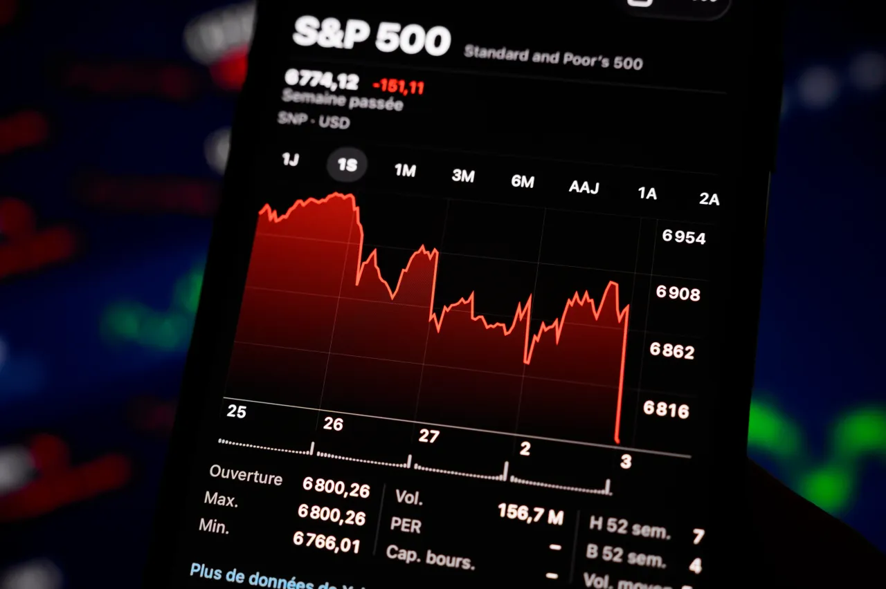 Stock Markets React To The Conflict In The Middle East. (Photo by Samuel Boivin/NurPhoto via Getty Images)