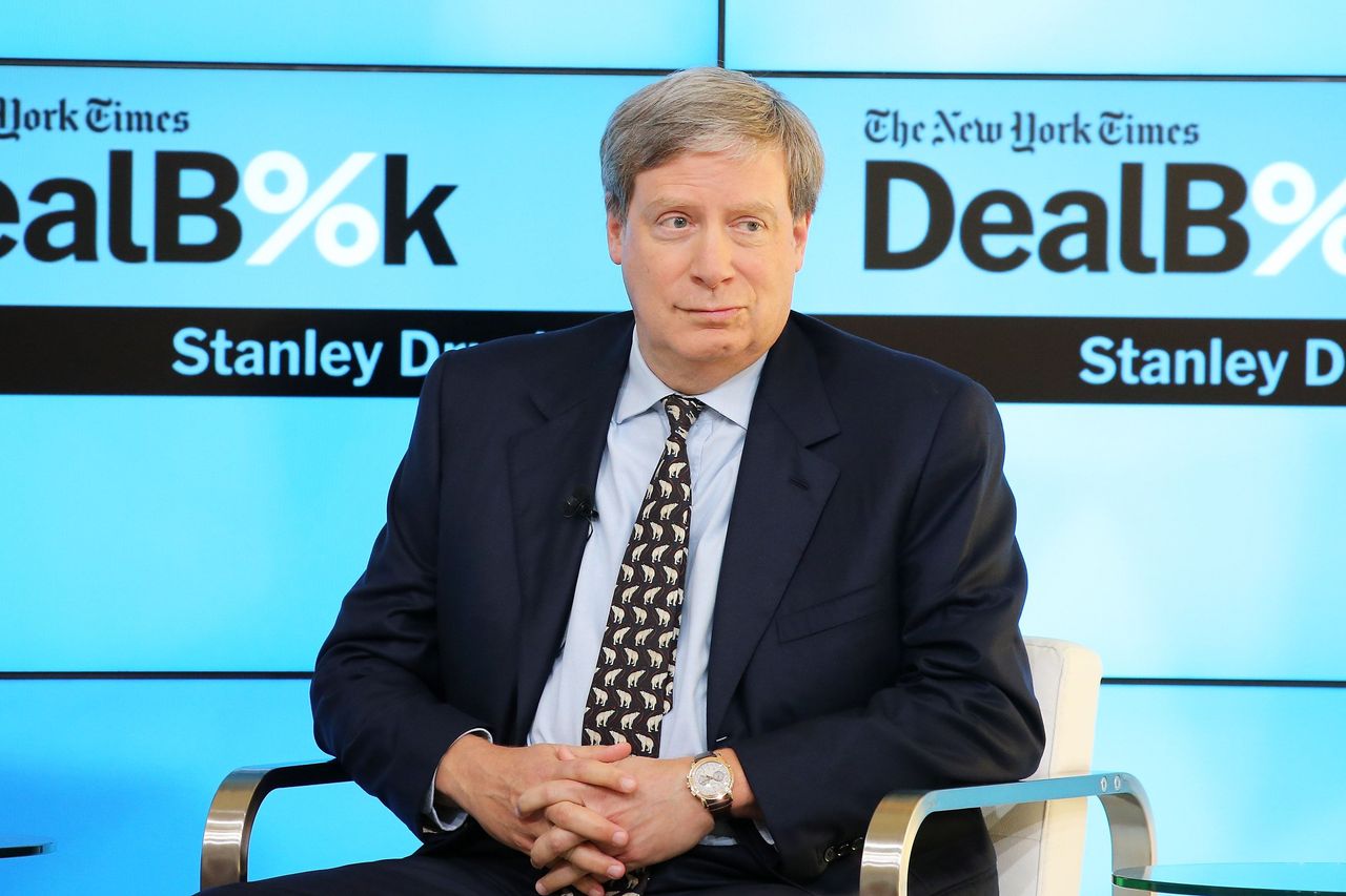 Duquesne Capital Management founder Stanley Druckenmiller participates in a panel discussion at the New York Times 2015 DealBook Conference at the Whitney Museum of American Art on November 3, 2015 in New York City. (Photo by Neilson Barnard/Getty Images for New York Times)