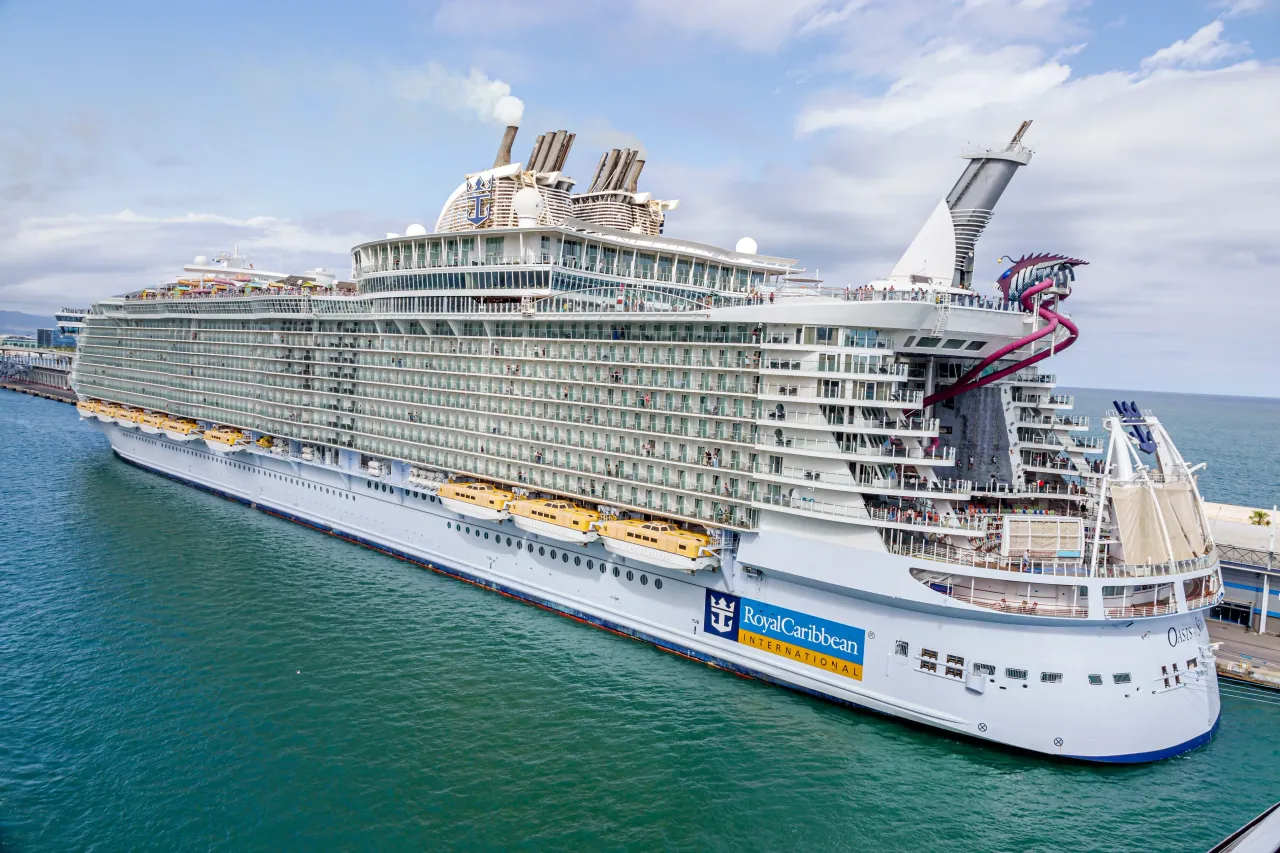 Barcelona, Spain, Catalonia, Mediterranean Sea, Port of Barcelona, Puerto de Barcelona, Royal Caribbean International Oasis of the Seas.