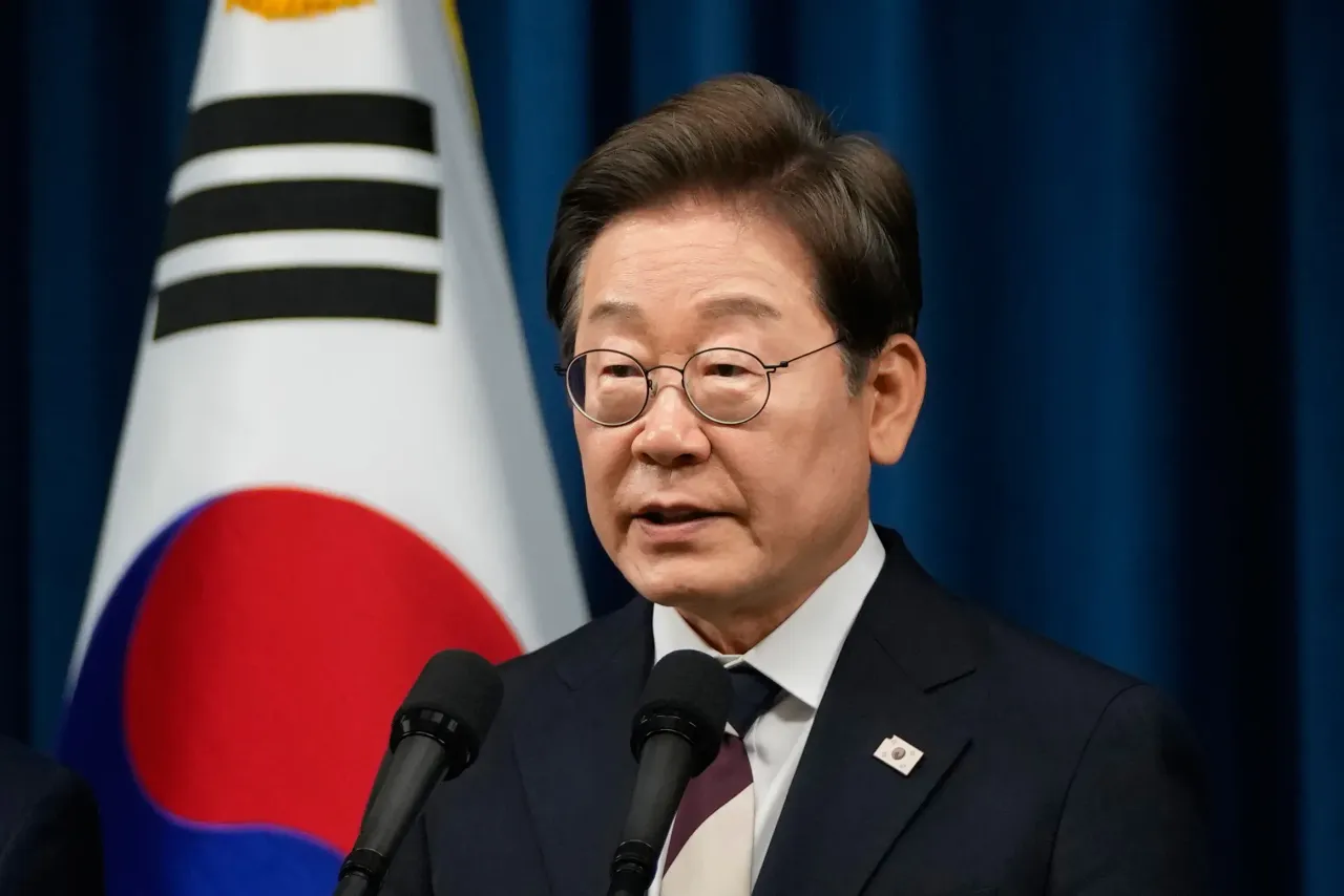  Newly elected South Korean President Lee Jae-myung speaks during a press conference at the presidential office on June 04, 2025 in Seoul, South Korea.  
