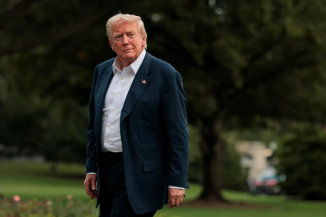 Trump Reportedly Taps Wall Street Banks To Explore Fannie, Freddie Public Offering Strategy — Retail Eyes Fresh Highs