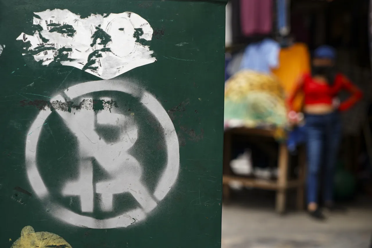 View of a graffiti displaying the logo of Bitcoin crossed out on June 15, 2022 in San Salvador, El Salvador. (Photo by Camilo Freedman/NurPhoto via Getty Images)