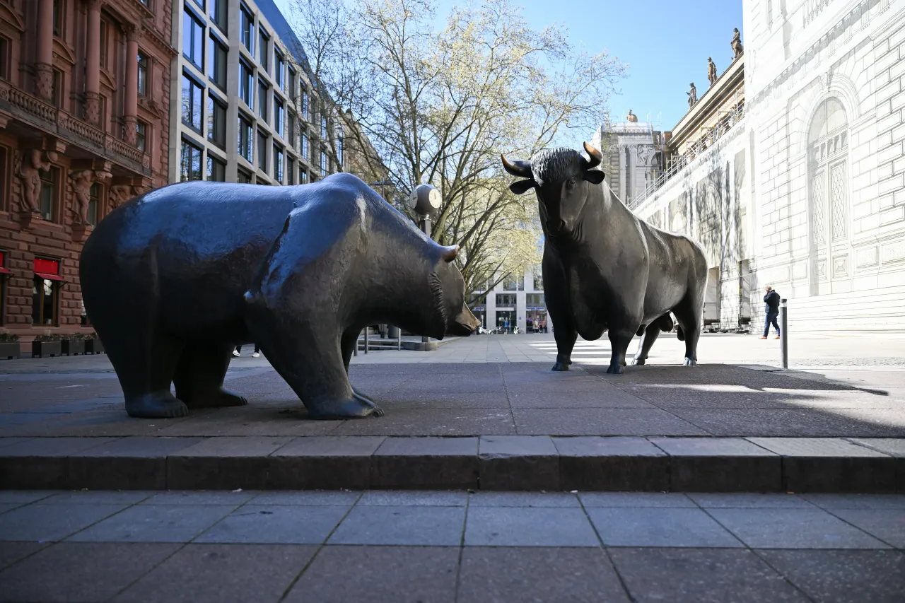 A bull statue and a bear statue stand outside the Frankfurt Stock Exchange on April 7, 2025 in Frankfurt, Germany