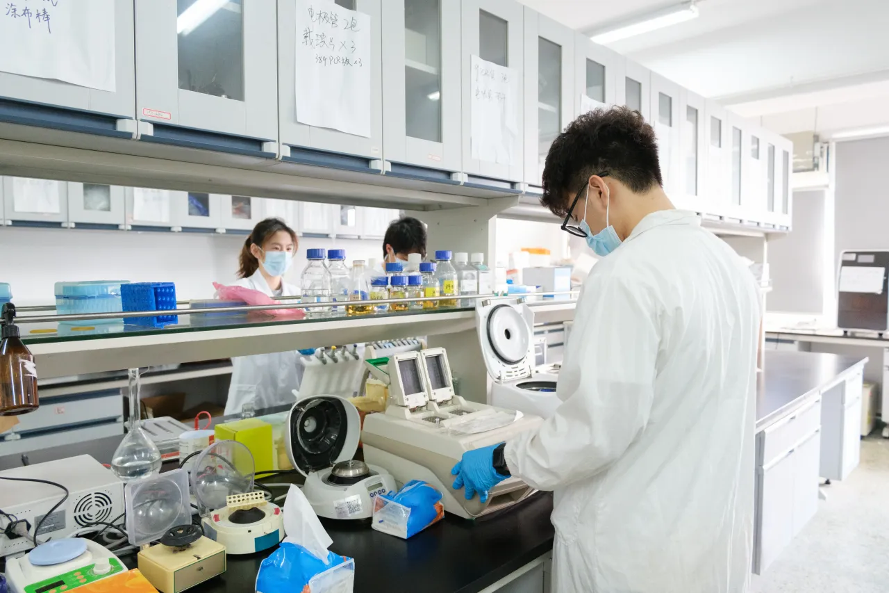 While Johnson & Johnson’s stock (JNJ) has risen 25.6% so far in 2025, Roche’s U.S.-listed stock (RHHBY) has gained 20% over the same period. (Photo credit: Getty Images)
