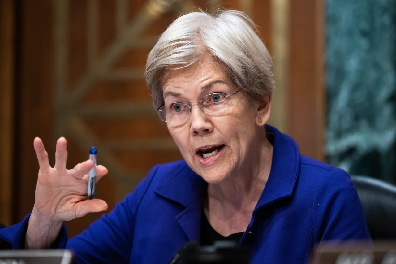 Ranking member Sen. Elizabeth Warren, D-Mass., questions Federal Reserve Chairman Jerome Powell during the Senate Banking, Housing and Urban Affairs Committee on Wednesday, June 25, 2025. (Tom Williams/CQ-Roll Call, Inc via Getty Images)