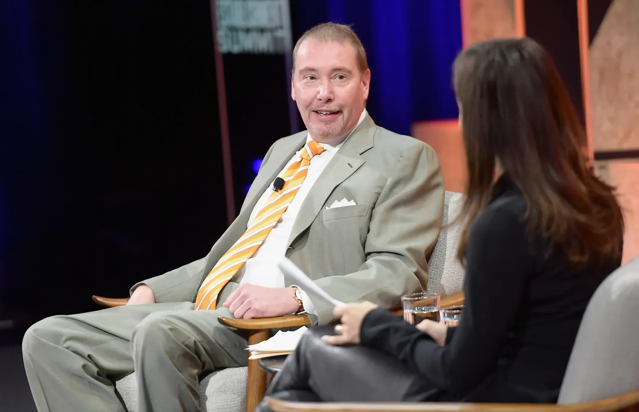 CEO of DoubleLine Capital Jeffrey Gundlach and Contributing Editor at Vanity Fair Bethany McLean speak onstage during Vanity Fair New Establishment Summit on October 3, 2017. (Photo by Matt Winkelmeyer/Getty Images)