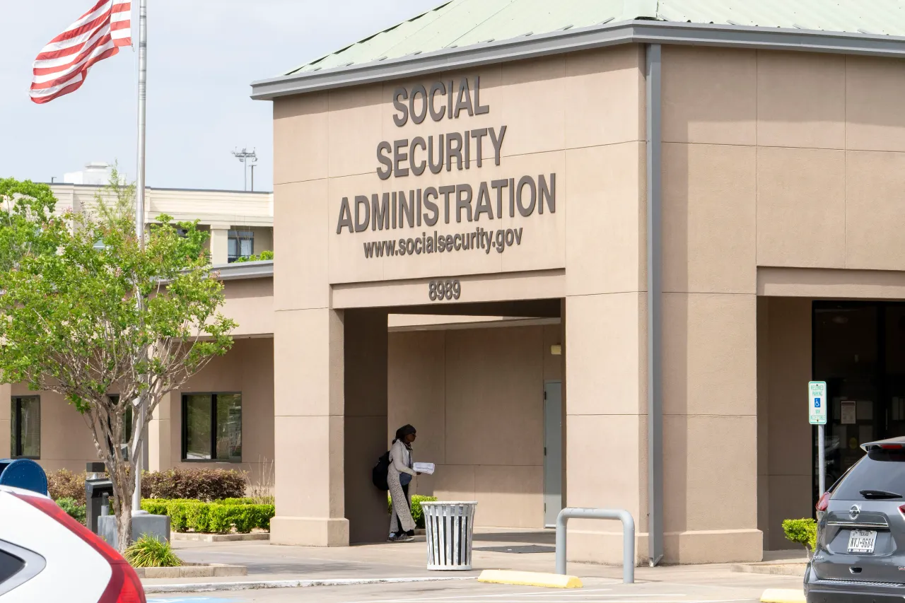 The entrance to the Social Security office at 8989 Lakes at 610 Dr. is visible in Houston, Friday, April 18, 2025