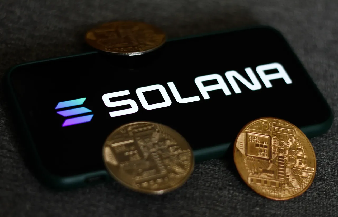 Solana Hits 7-Month High, Dogecoin Slips Despite ETF Buzz As Bitcoin Stalls Ahead Of PPI Report