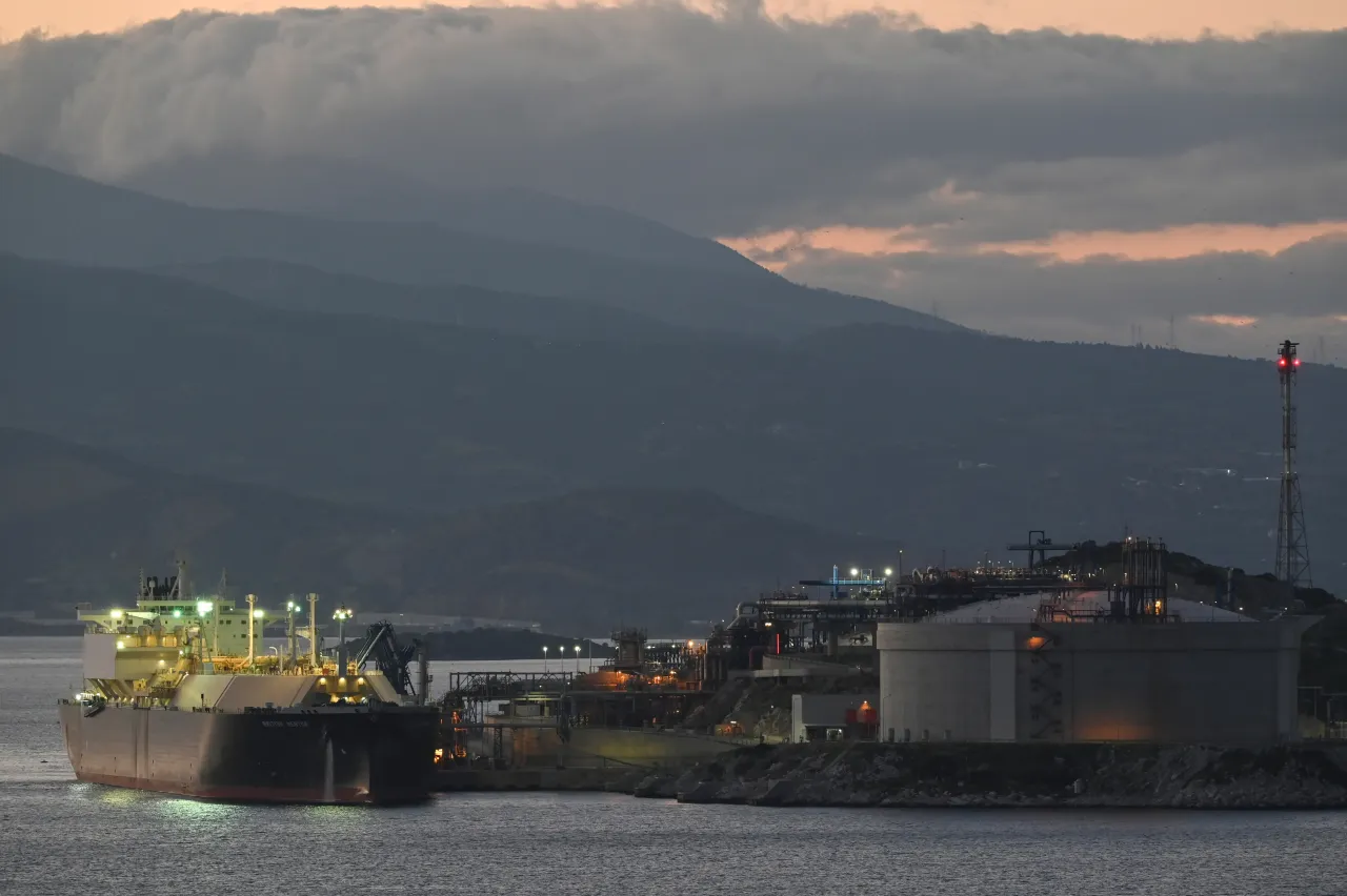 The LNG tanker BRITISH MENTOR, which departs from Sabine Pass in the USA, unloads US liquefied natural gas at the Revithoussa terminal near Athens, in Megara, Greece