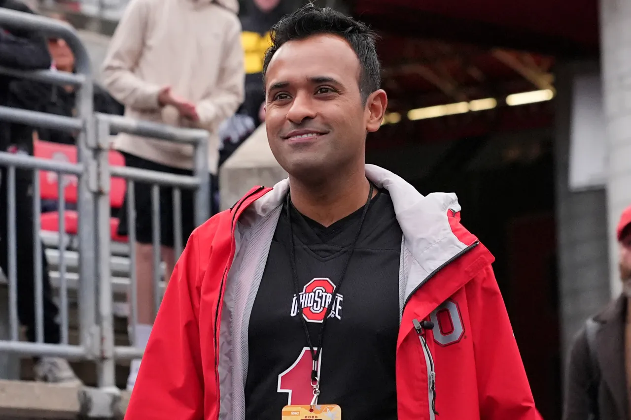 Vivek Ramaswamy looks on from the sideline during warmups before the game between the Ohio State Buckeyes and the Penn State Nittany Lions at Ohio Stadium on November 01, 2025 in Columbus, Ohio. (Photo by Jason Mowry/Getty Images)